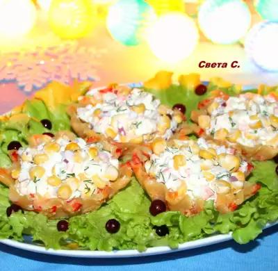 Салат с креветками в сырно-овощных тарталетках "калейдоскоп"