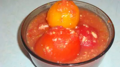 Соленые помидоры в хреновине на зиму