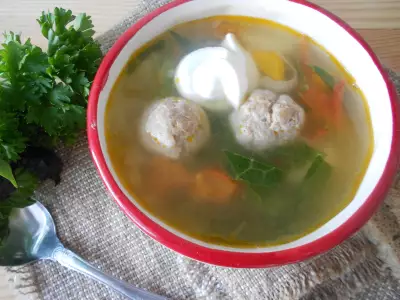 Чечевичный суп с овощами и мясными шариками