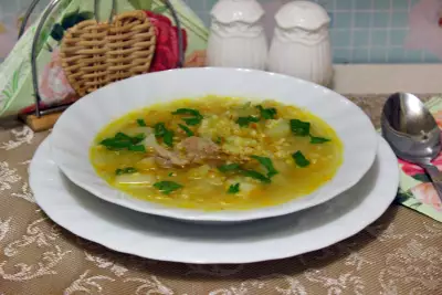 Мясной суп с пшеном, кольраби и кабачком
