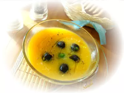 Овощной суп пюре с брюссельской капустой и маслинами