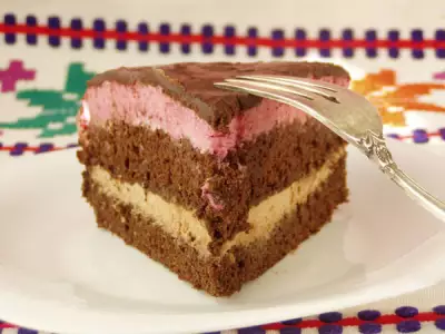 Торт шоколадно-смородиновый