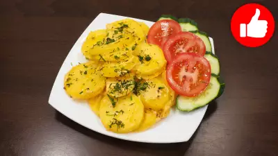 Простой рецепт вкусной картошки по-деревенски в мультиварке