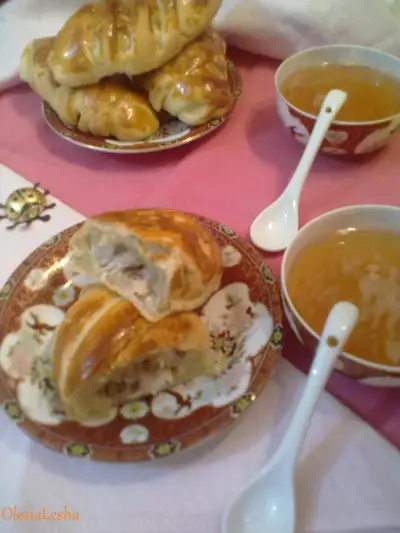 Красавцы-пирожки из слоеного теста с брюшками жирной рыбы для иришки(irina mai)!!!