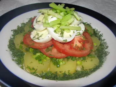Салат из овощей и яиц по ковбойски