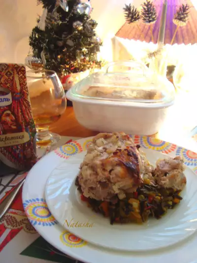Кролик запеченный с диким рисом и овощами праздничный ужин