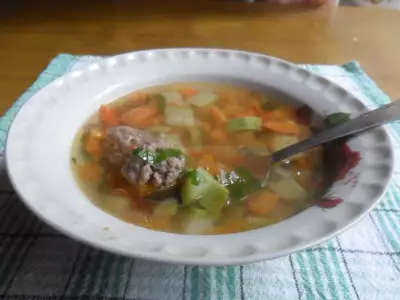 Овощной суп с фрикадельками "последний привет лета"