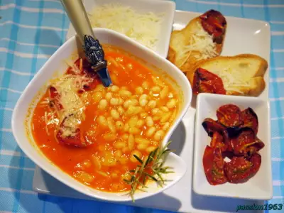 Томатный суп с фасолью пастой и карамелизированными томатами
