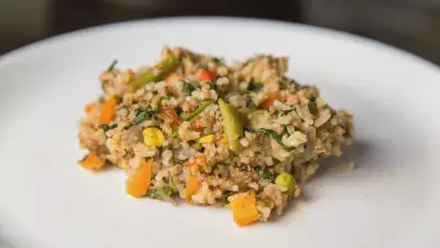 Рисовая каша с мясом и овощами