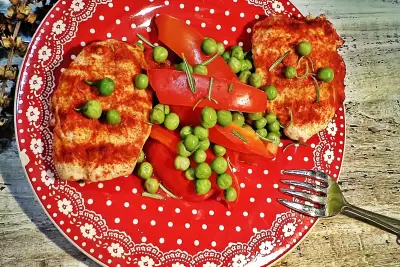 Красная грудка цыпленка с яркими овощами за 5 минут!