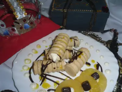 Вафельные трубочки с сливочно-ванильным кремом и шоколадом "любимый десерт императора"