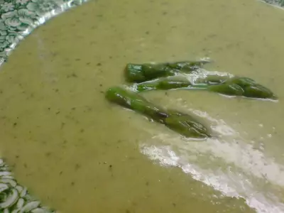 Крем суп из зелёной спаржи и порея бархатный