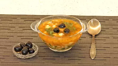 Томатный суп с лососем