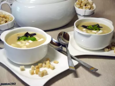 Суп-крем с грибами и камамбером
