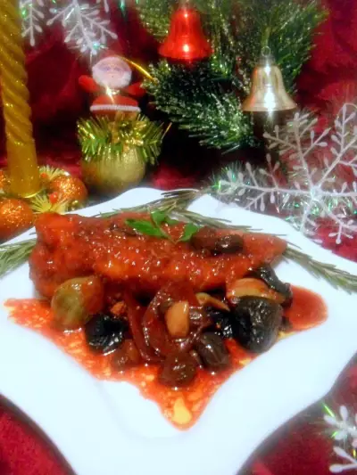 Куриное филе под пикантным соусом "новогодний маскарад"