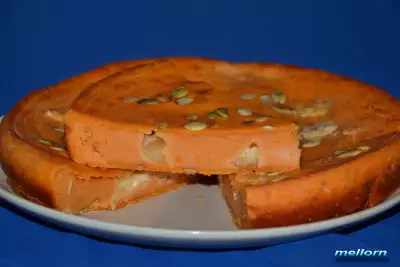 Томатный пирог с моцареллой и тыквенными семечками