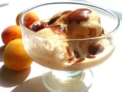Абрикосовое мороженое (свежие абрикосы)
