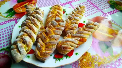 Вкусные булочки со сгущенкой