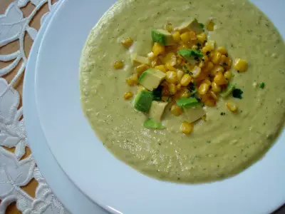 Суп-пюре из авокадо и кукурузы