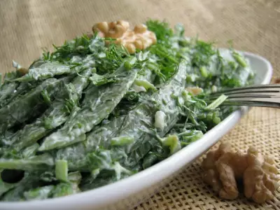 Салат из зелёной стручковой фасоли .