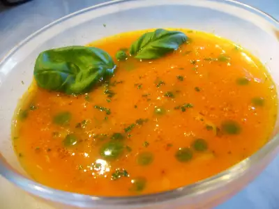 Густой томатный суп с цукини и гречкой