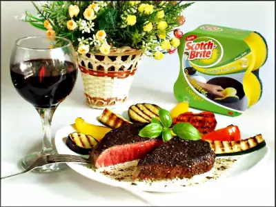 Перечный раундрамб-стейк с грилованными овощами  (pepper raundramb-steak).