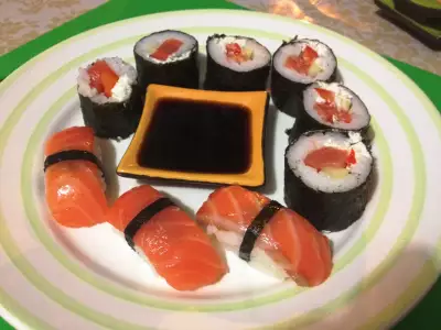 Нигири суши и роллы