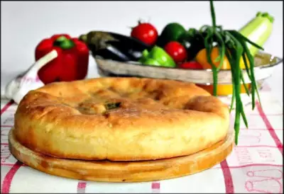 Осетинские пироги со свекольными листьями и сыром (цахараджин).