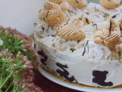 Заварной торт с сливочно-сырным кремом и безе