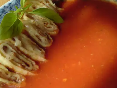 Крем-суп томатный с блинными шашлычками