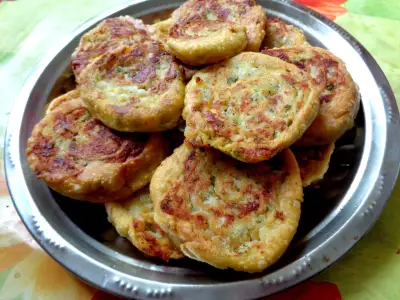 Алу паратха-индийские закусочные рулетики