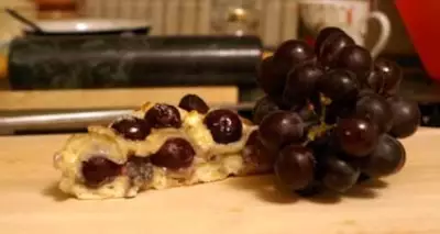Фокачча с виноградом и сыром (вариант)