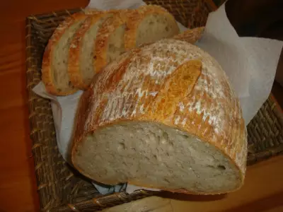Луково-картофельный хлеб на спелом тесте
