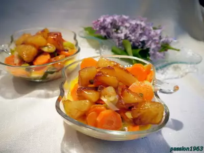 Теплый морковный салат с пикантным ананасом