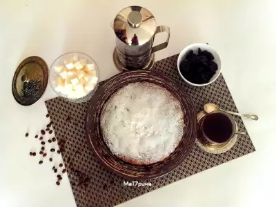Кофейный пирог с черносливом