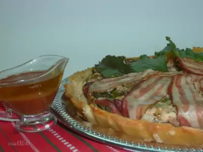 Пирог с куриным мясом, свекольными листьями и кедровыми орешками