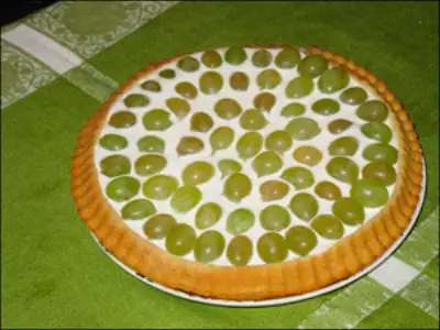 Пирог с виноградом и творожным желе