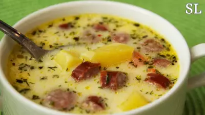 Обед по-быстрому. простой сливочный суп с охотничьими колбасками.
