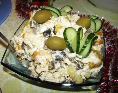Ананасовый салат с грибами