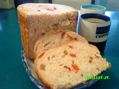 Хлеб йогуртно молочный с сухофруктами