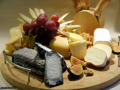 Сырная тарелка (всем любителям сыра посвящается)