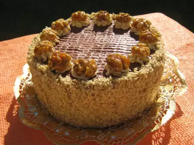 Бисквитный торт "ретро"  с кофейным кремом  и муссом мокко.