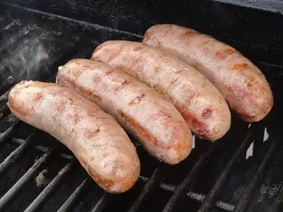 Свиные колбаски для гриля