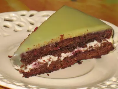Шоколадный пирог с имбирем и тортик из него