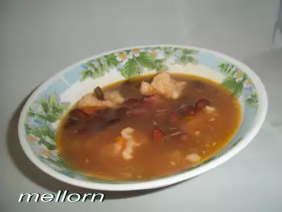 Фасолевый суп с галушками
