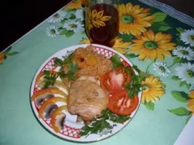 Курица с грибами в остром томатном соусе