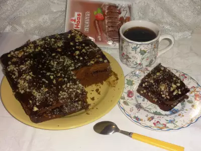 Быстрый шоколадный мини-торт с орехами