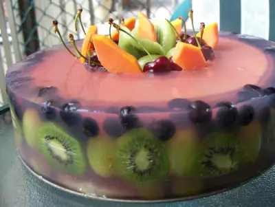 Желейно творожно фруктовый торт без выпечки   "ламбада"