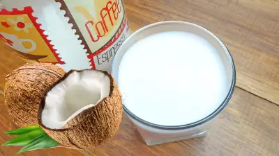 Кокосовое молоко за 10 минут из кокоса