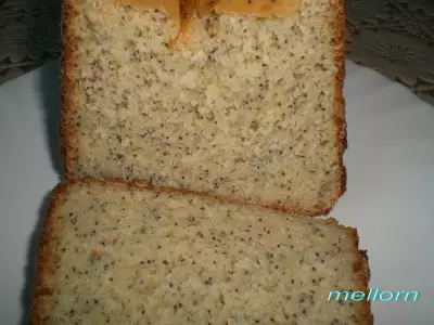 Молочный хлеб с кунжутом и маком